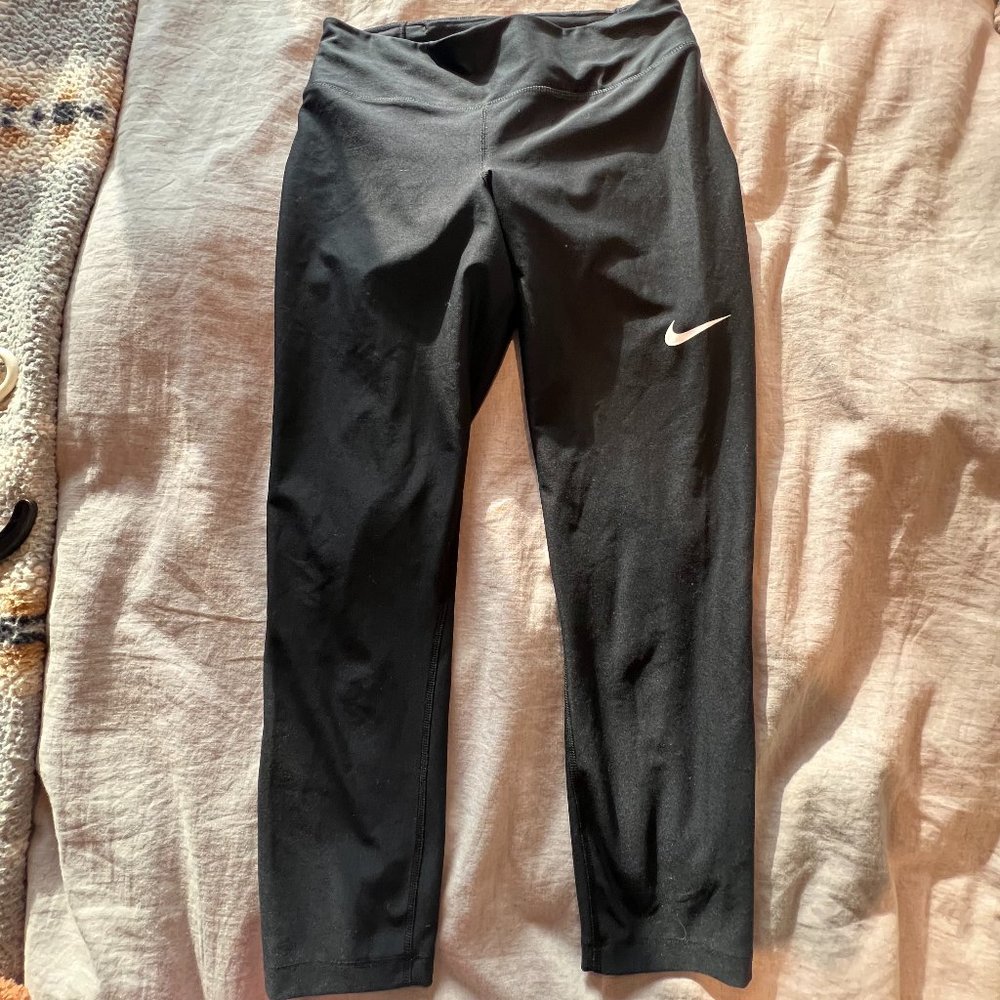 Nike 3/4 black dri fit leggings